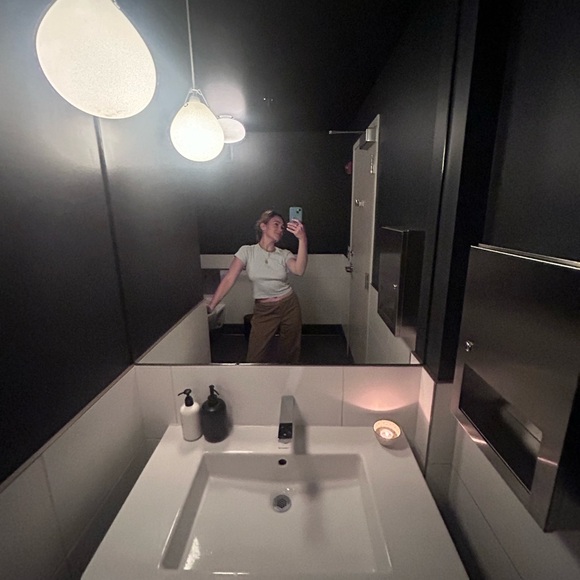 Meet your Posher, Laura taylor - Picture 8 of 8